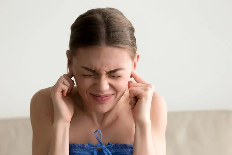 Szumy uszne i dzwonienie w uszach - Aparaty Słuchowe - Marmed